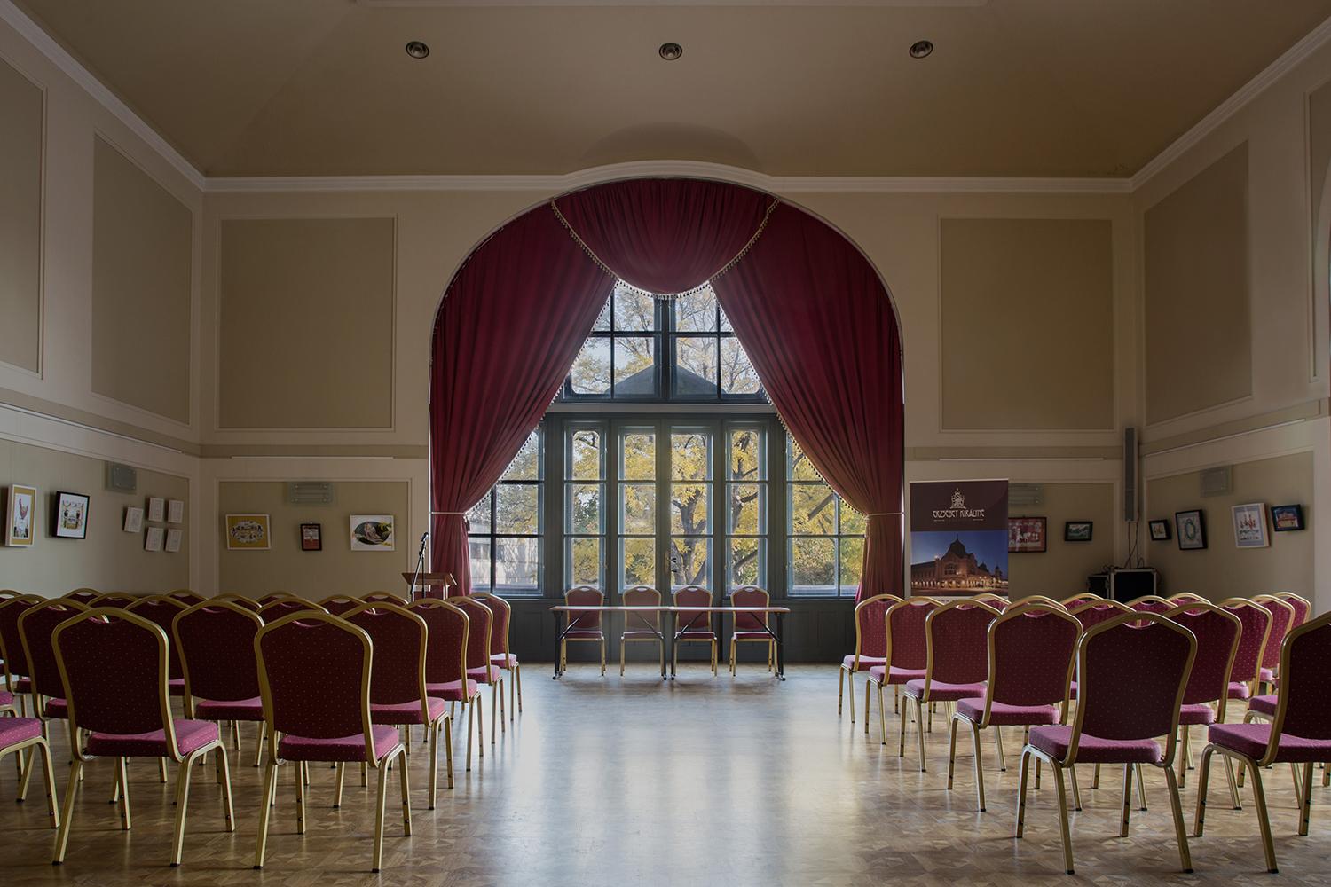 Hotel Queen Elizabeth Superior Gödöllő Kültér fotó